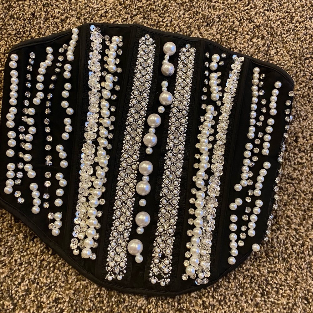 AKIRA PEARL CROP TOP